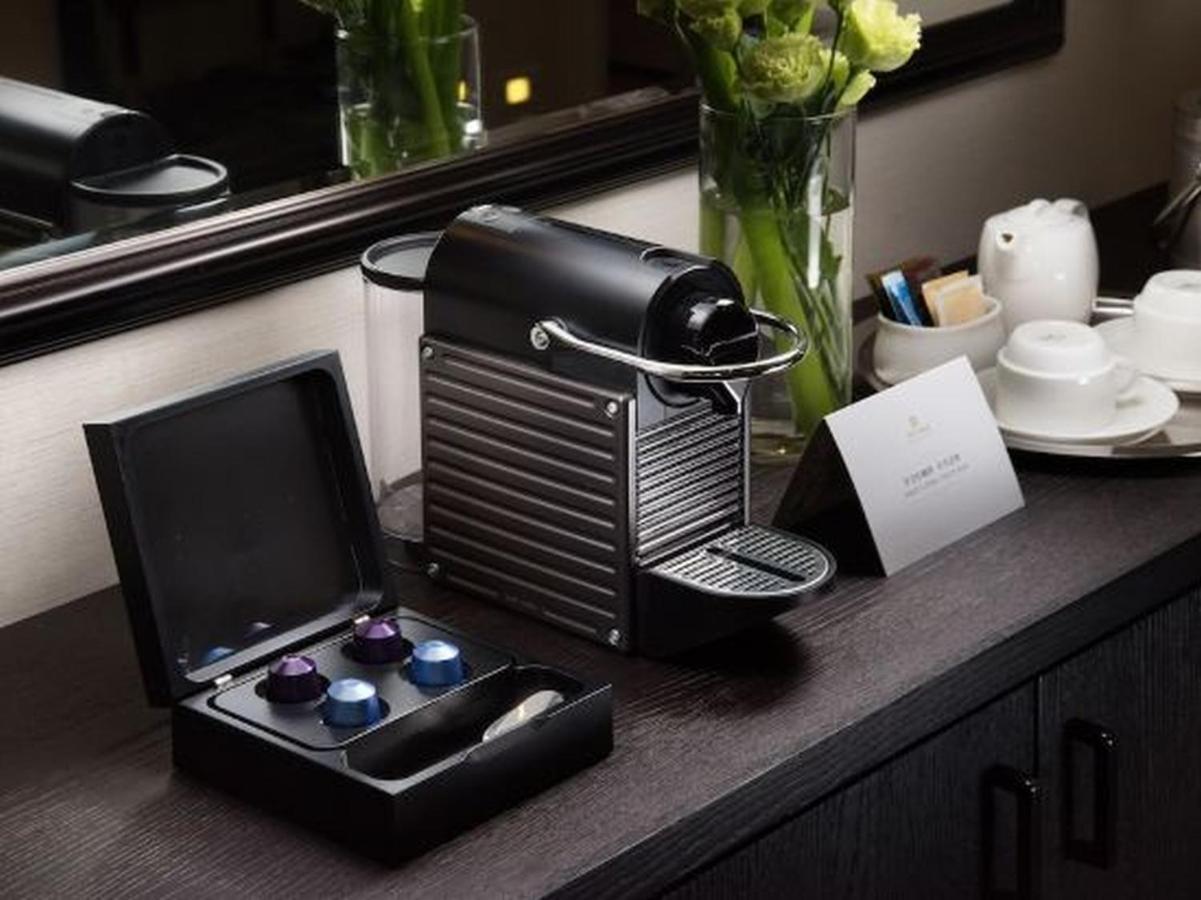 Grand Hi Lai Hotel Kaohsiung Buitenkant foto A Nespresso machine