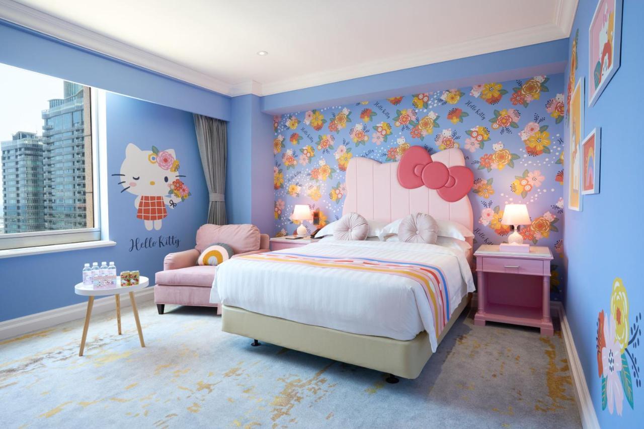Grand Hi Lai Hotel Kaohsiung Buitenkant foto Hello Kitty themed hotel room at the Mira Hong Kong